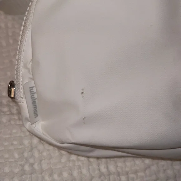 Lululemon crossbody bag white - Picture 2 of 4